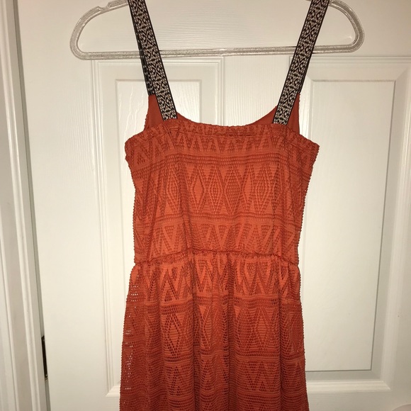 Orange lace dress with geometric pattern - Picture 2 of 6